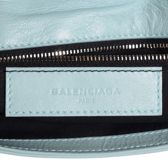 BALENCIAGA  Matte Goatskin Rubber Covered Classic Hardware Envelope Clutch Bleu - Picture 4 of 4